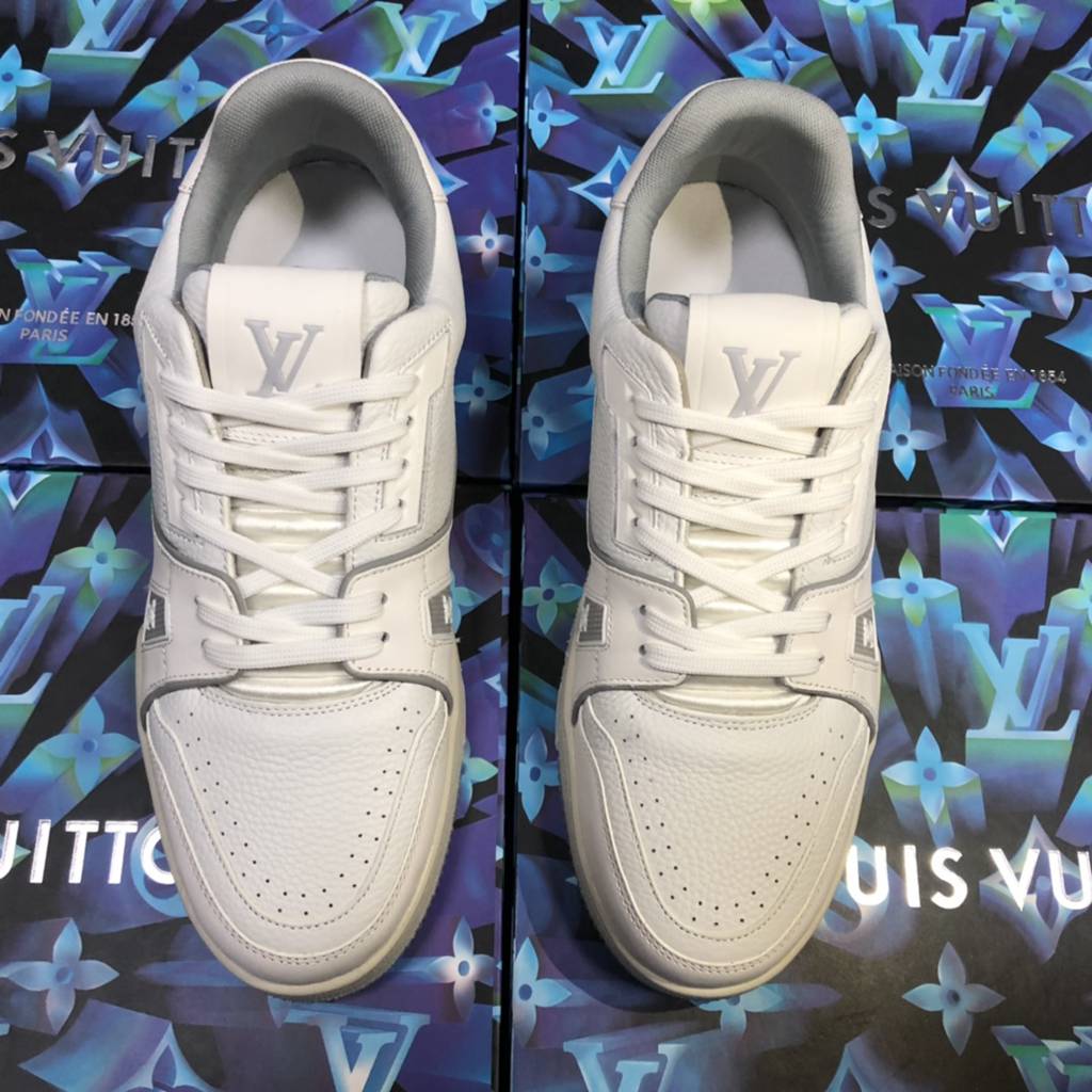 L*V SNEAKER